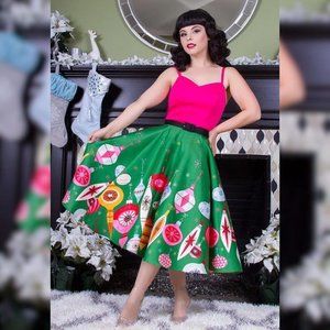 Pinup Couture - NWT - RARE - Jenny Ornaments Skirt Green